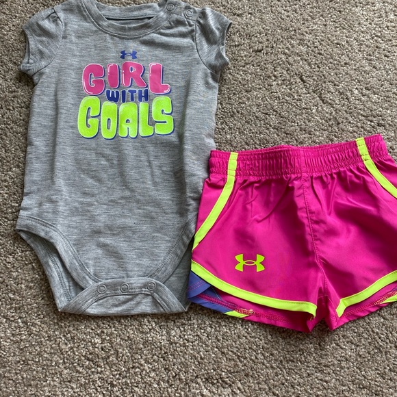 Size 3-6 months underarmour girls outfit - Picture 3 of 3